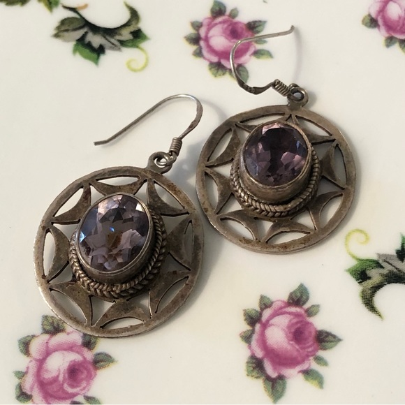 💥💥FINAL PRICE💥💥Vtg stamped 925 sterling silver dangle earrings faceted amethysts - Picture 2 of 9
